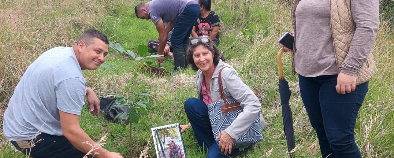 Familias compartieron experiencias en taller de duelo que impartió área de salud Zarcero