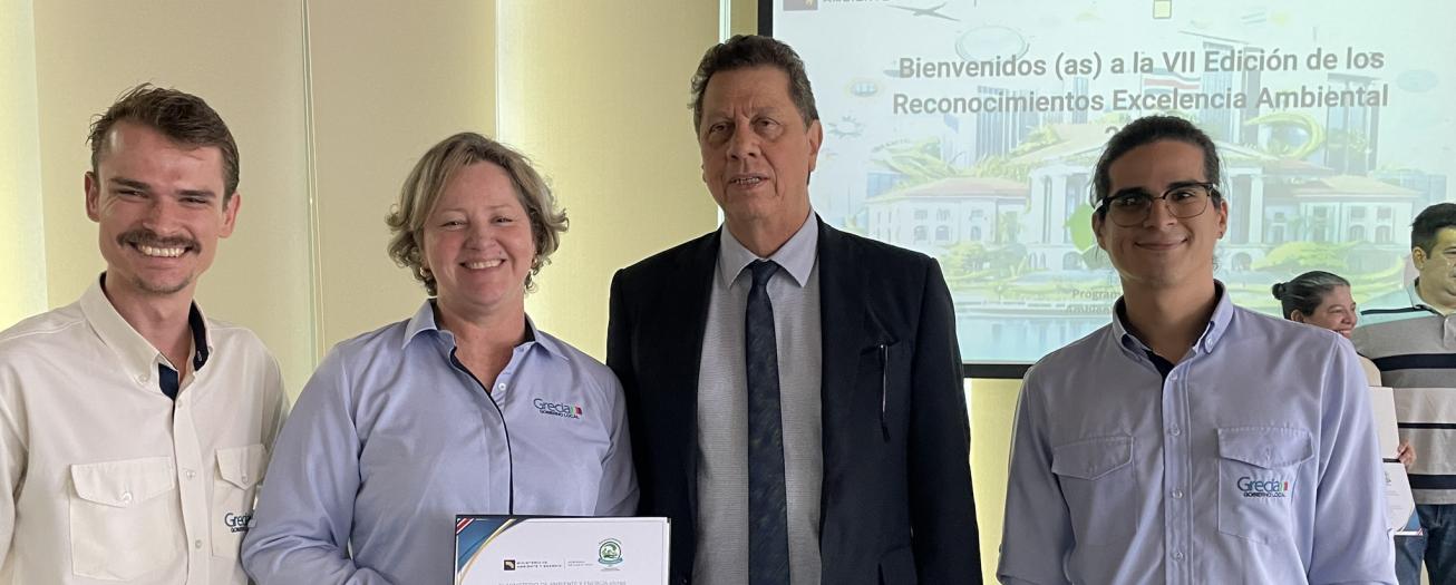 Municipalidad de Grecia recibe reconocimiento por excelencia ambiental
