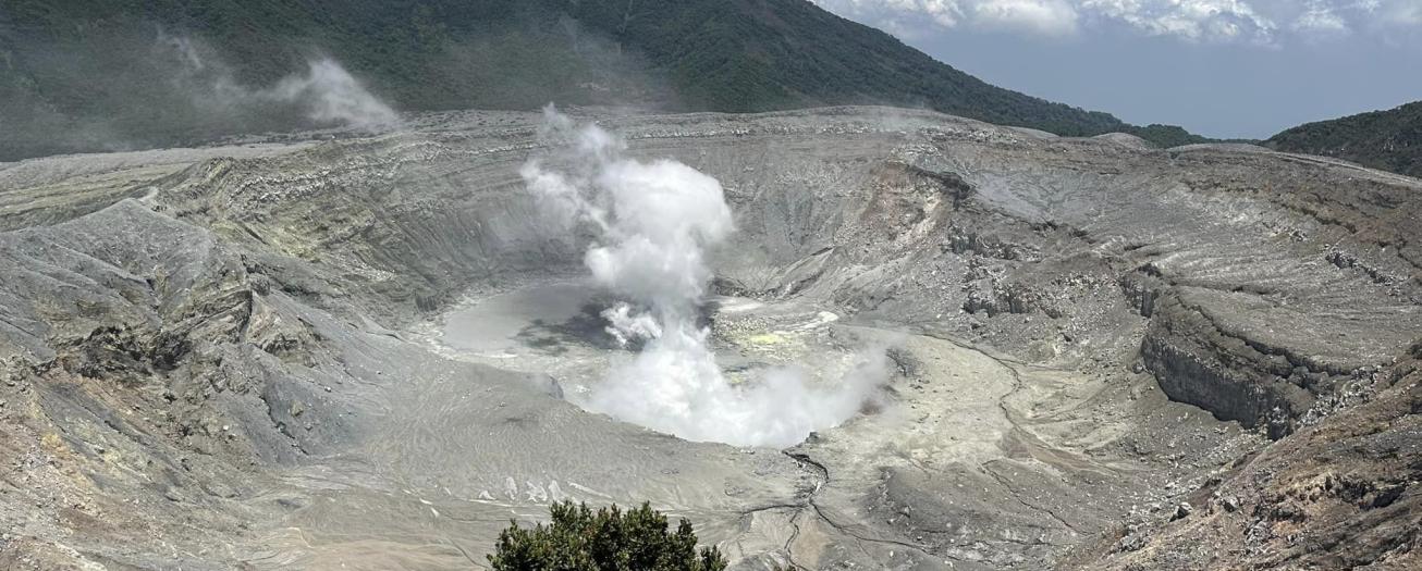 Caída de cenizas y gases del volcán Poás han disminuido durante esta semana 