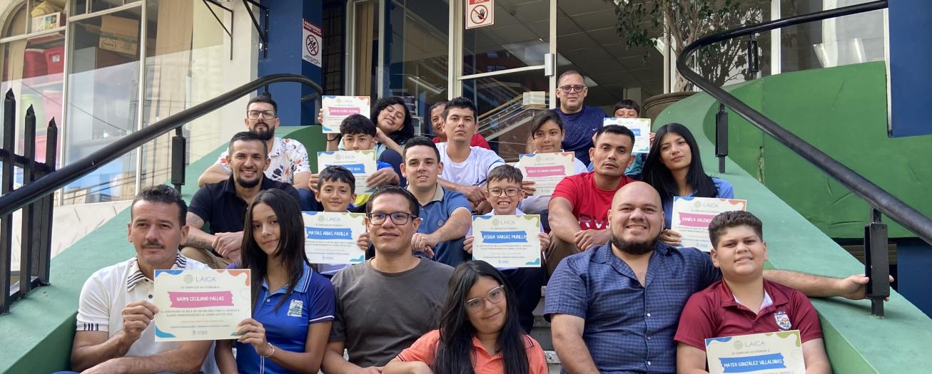 LAICA reconoce la excelencia académica y el compromiso familiar con la entrega de becas estudiantiles y útiles escolares