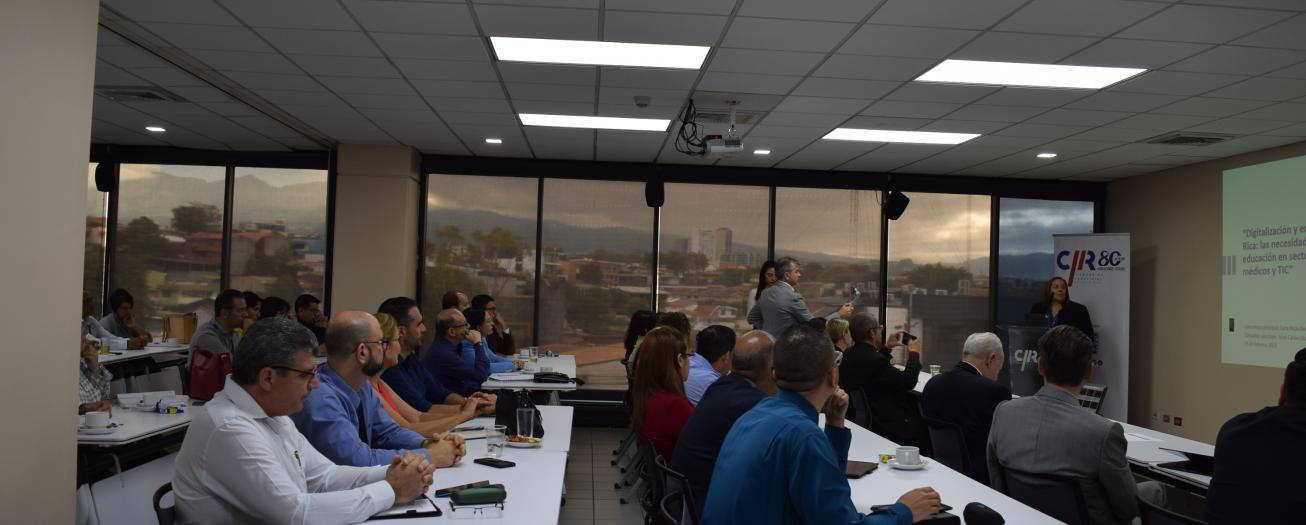 Estudio revela las necesidades de formación en sectores de dispositivos médicos y TIC