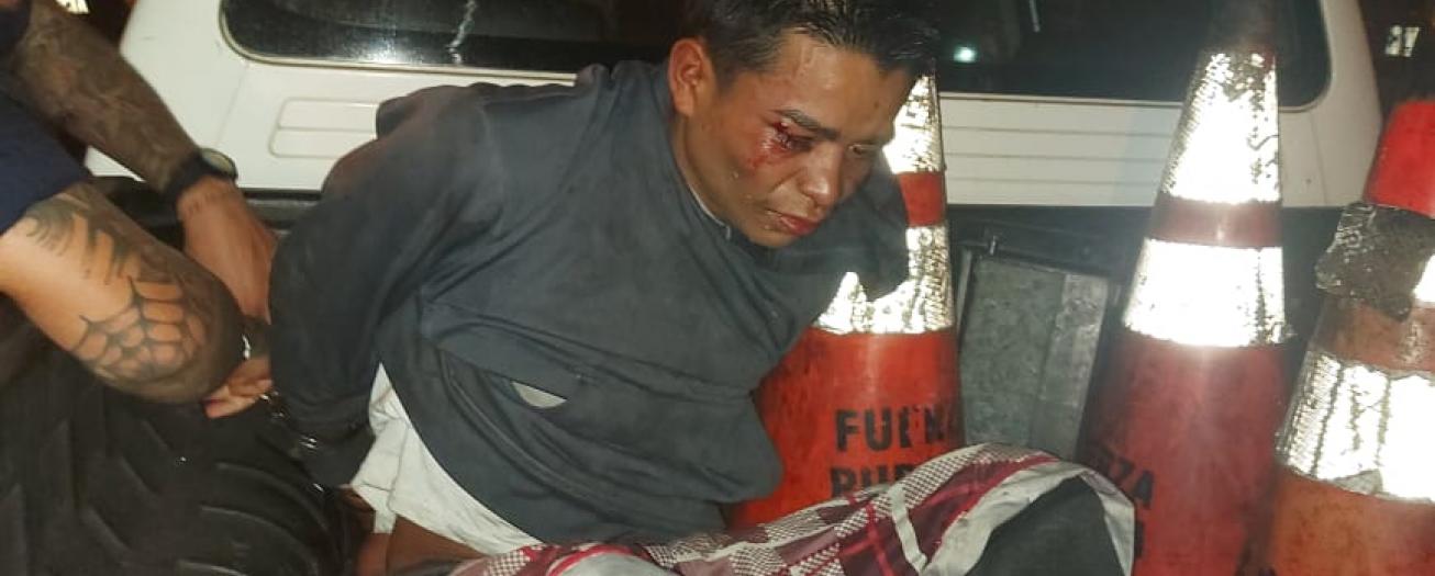Le pegan paliza a asaltante de taxista en Bodegas