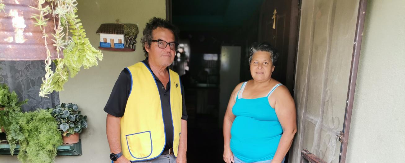 Club de Leones de Grecia entrega diarios a familias afectadas por las lluvias
