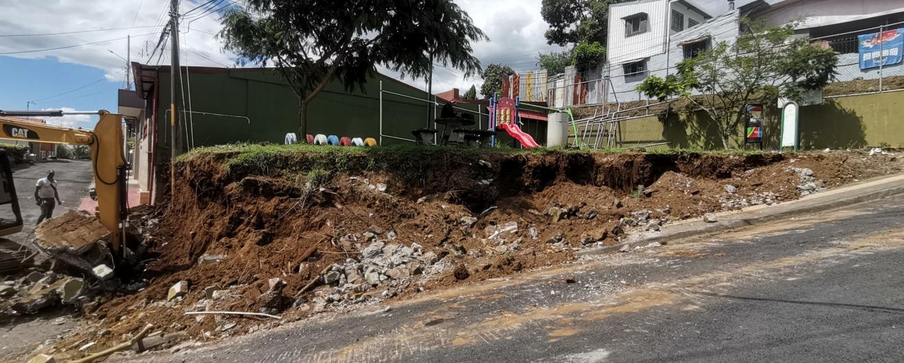 Inician construcción de muro de contención en parquecito infantil de urbanización Rojas