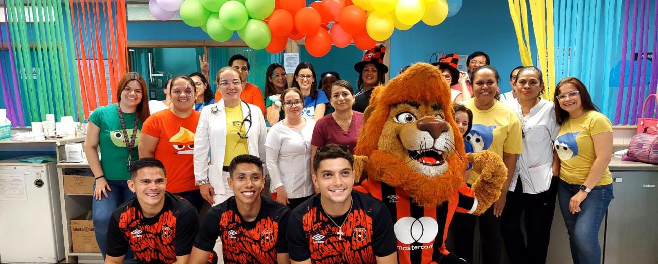 Hospital de Alajuela celebró el Día del Niño a los pacientes más pequeños