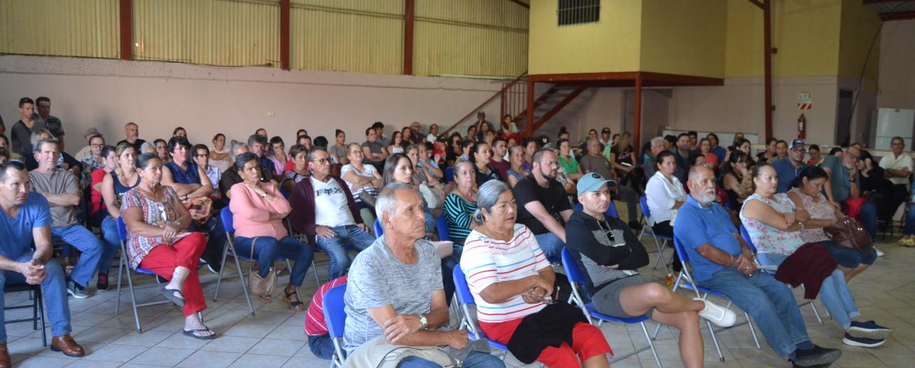 Vecinos califican audiencia con Aresep como una burla