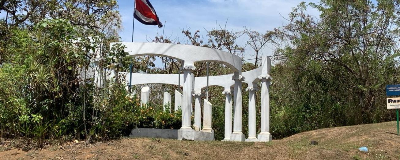 Monumento griego en el entronque tendrá que ser demolido
