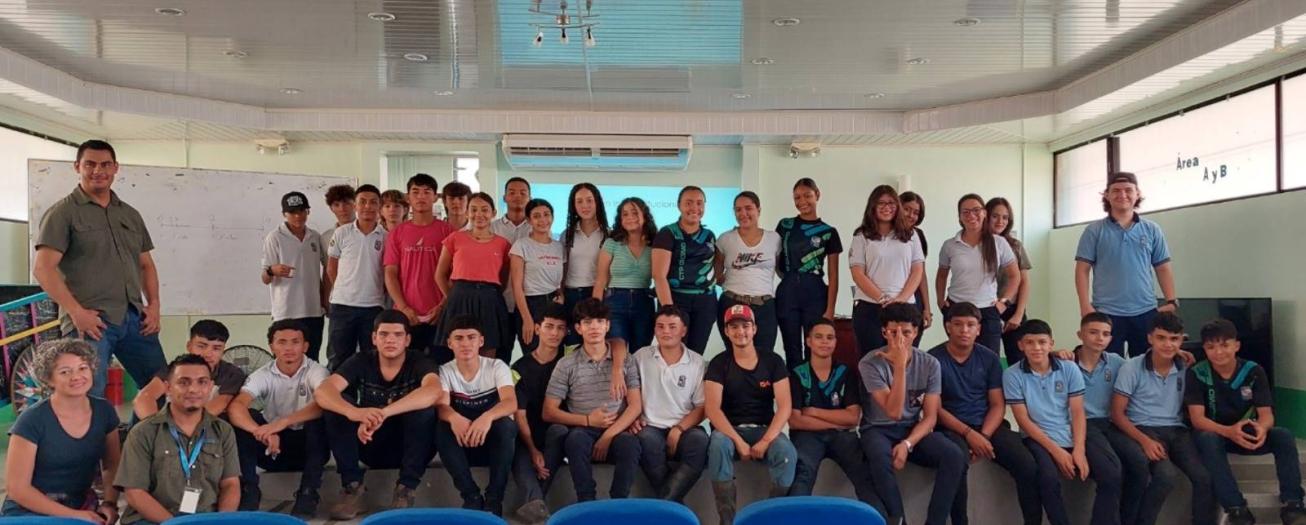 CORFOGA capacita a jovenes ganaderos para  fortalecer el relevo generacional en las fincas