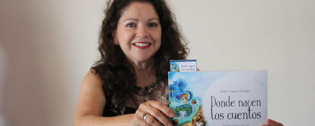 Estudiante ateniense presenta libro “Donde nacen los cuentos”   