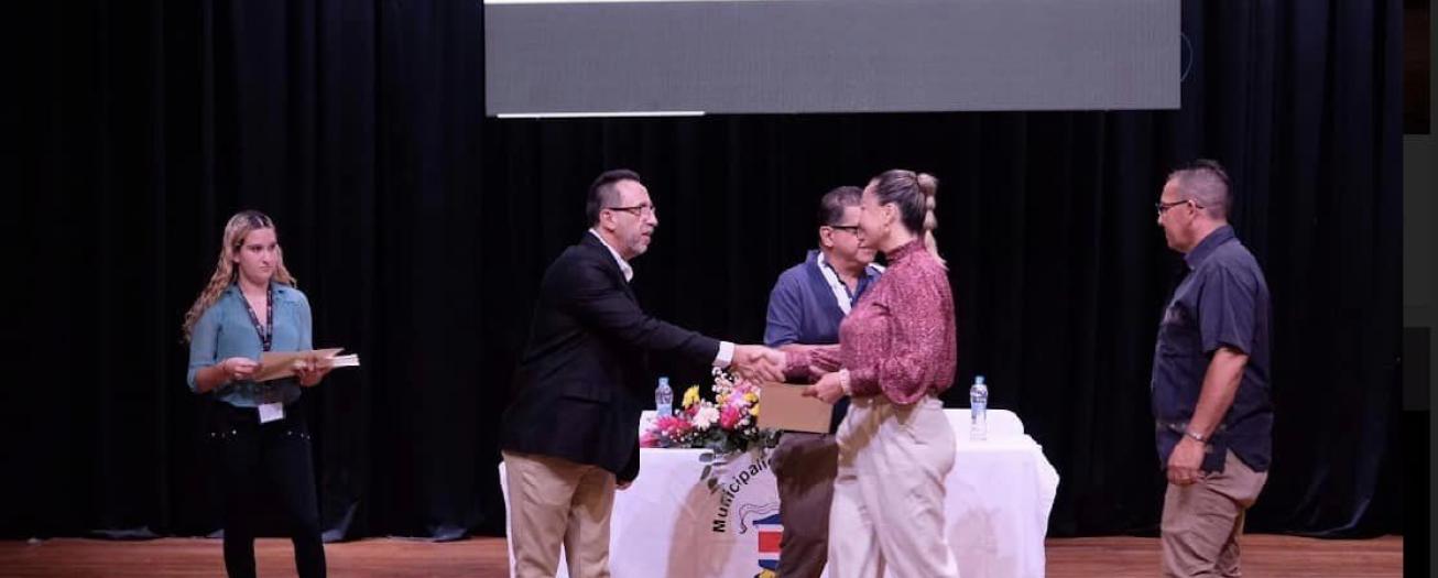 Centros educativos en Alajuela reciben más ¢1000 millones 