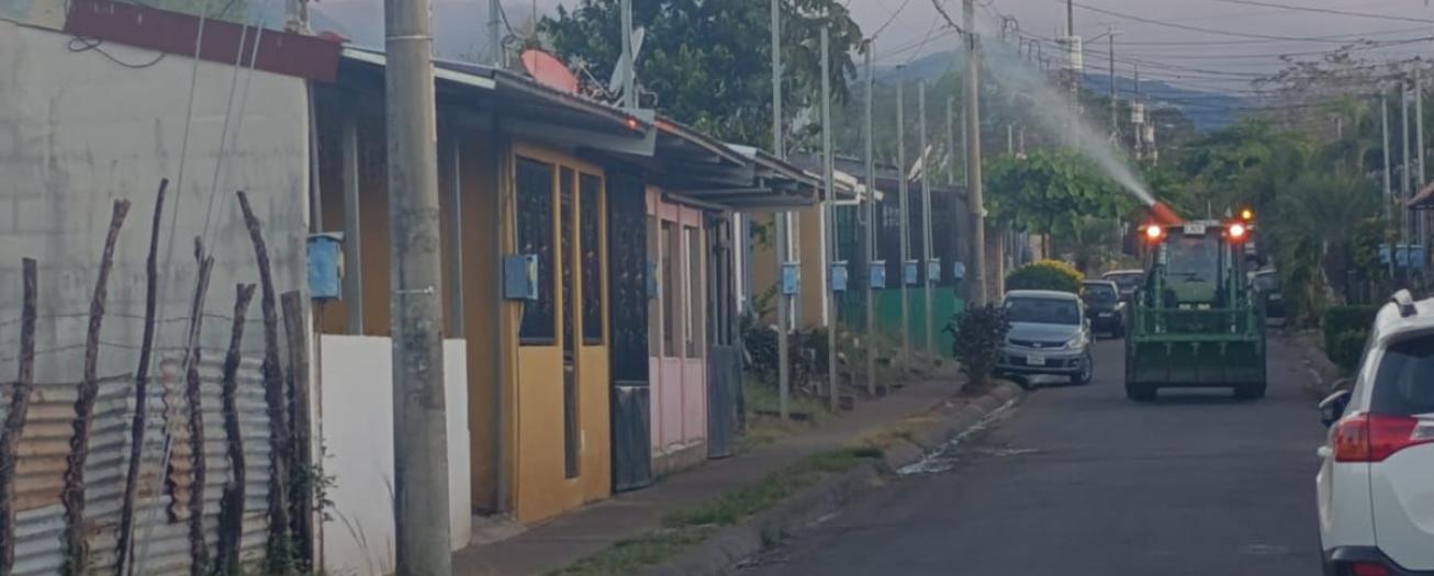 Salud refuerza fumigaciones en Esparza tras segundo caso positivo de Chikungunya