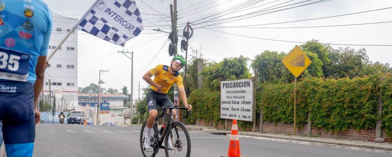 Adriano Víquez campeón de la Vuelta Internacional Juvenil de Guatemala