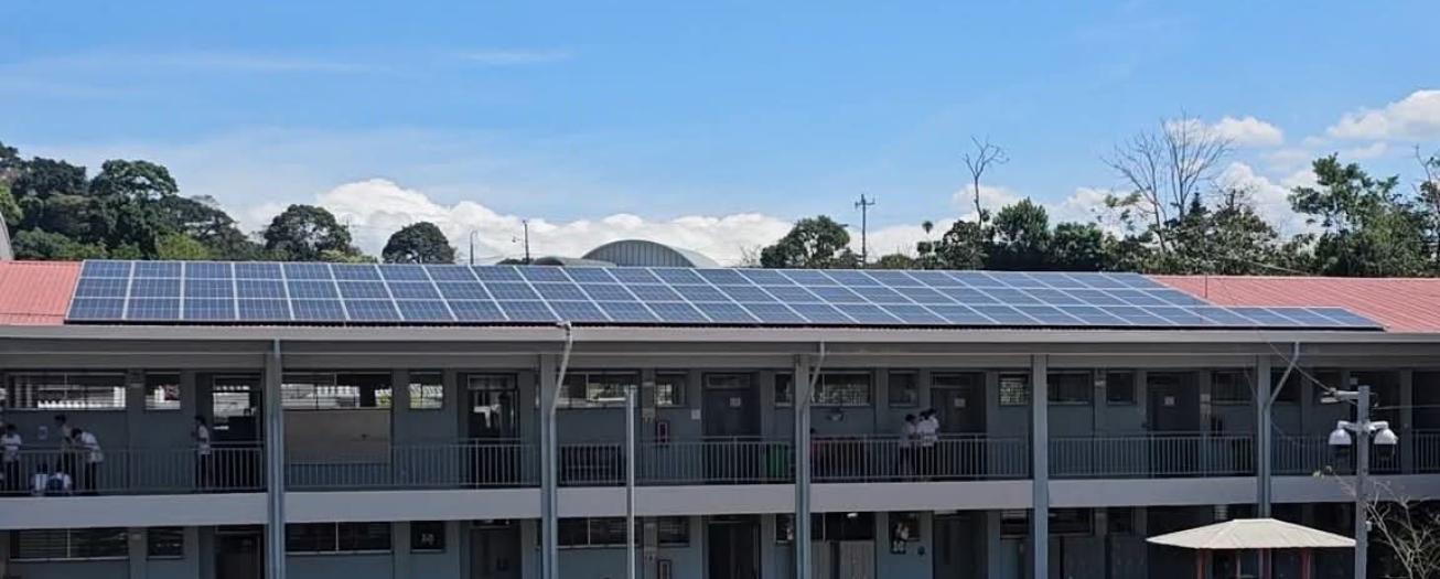 CTP Rosario recibe donación municipal de paneles solares 