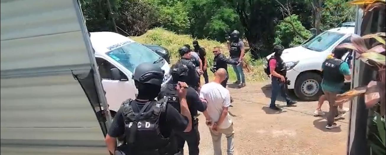 PCD interviene punto de presunta venta de drogas y detiene a tres sospechosos