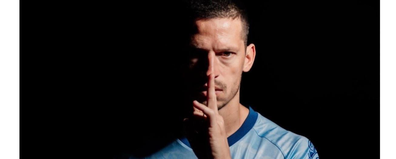 Daniel Colindres es nuevo jugador de Sporting 
