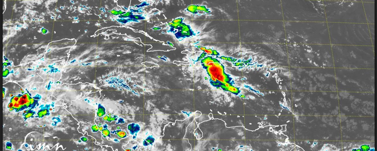 Condiciones lluviosas prevalecen en distintos puntos del país