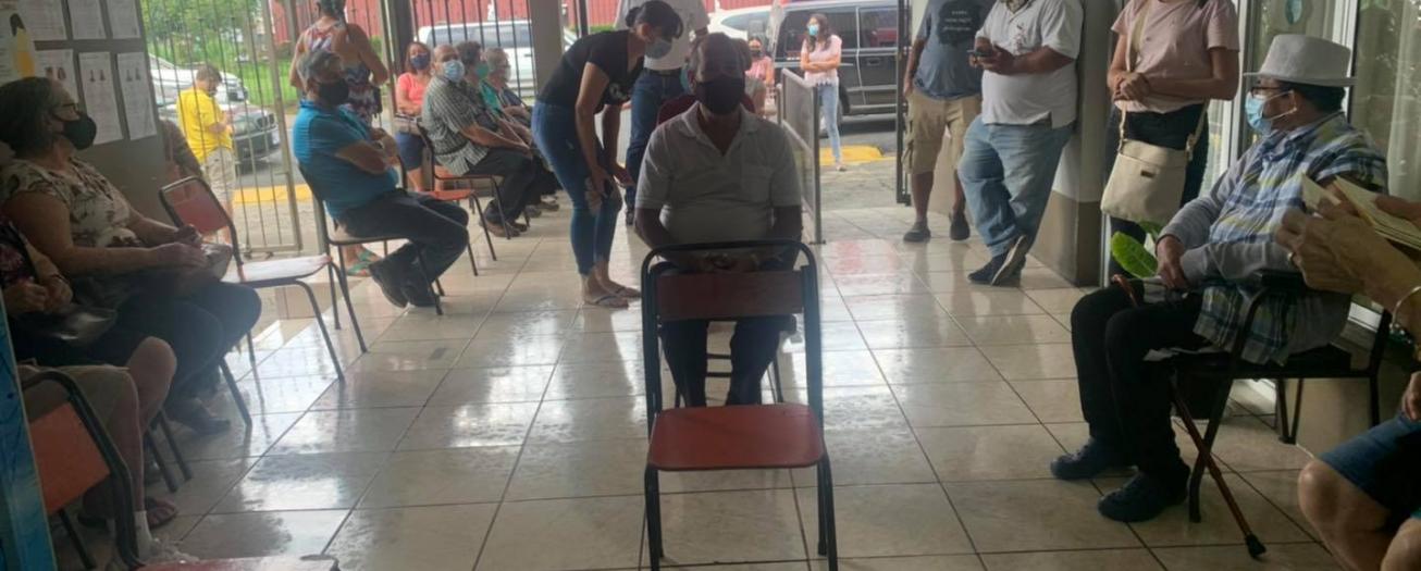 Área de Salud de Grecia inicia vacunación contra el Covid-19 de personas de alto riesgo