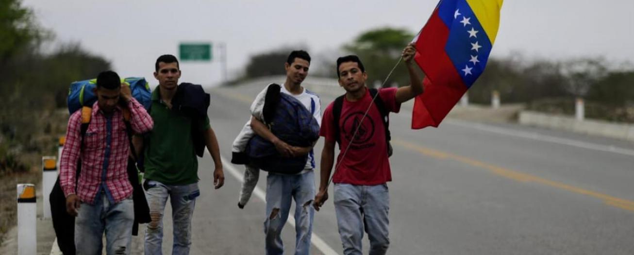 Gobierno firma dos decretos con nuevas disposiciones migratorias