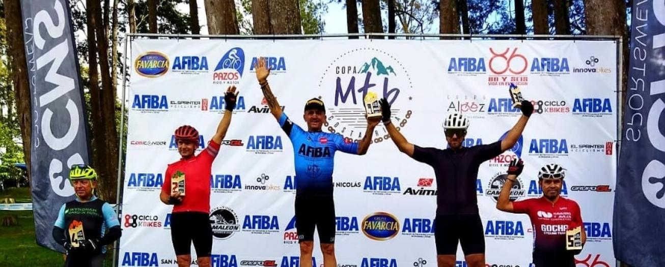 Ciclista griego se deja la Copa AFIBA en Máster D