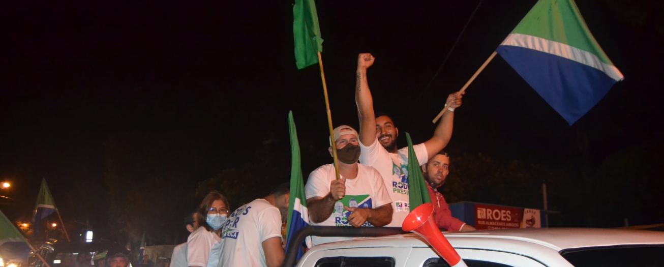 Rodrigo Chaves arrasa en Grecia