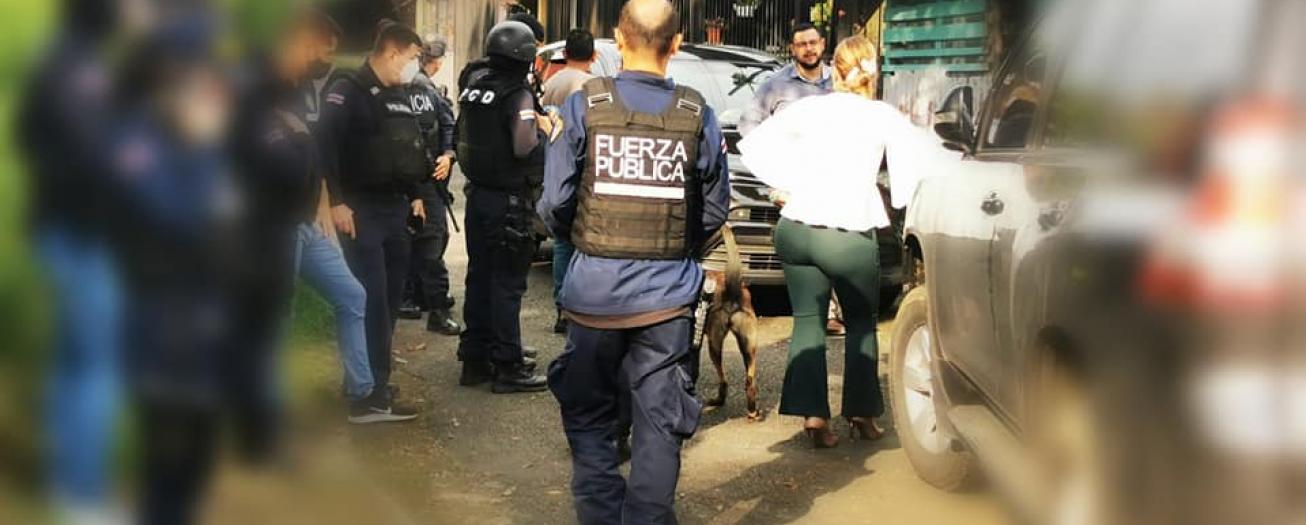 PCD allana vivienda y detiene a tres sujetos por venta de drogas 