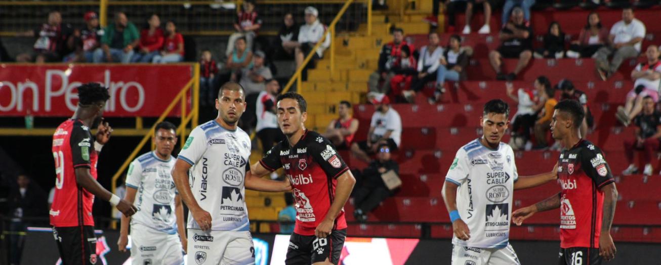 Técnico griego califica como pesadilla goleada ante Liga Deportiva Alajuelense  