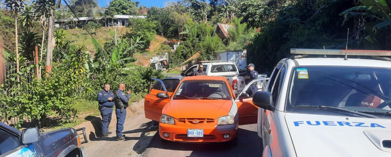 Fuerza Pública detiene a dos hombres y una mujer tras robo en Importadora  Monge, en Sarchí  
