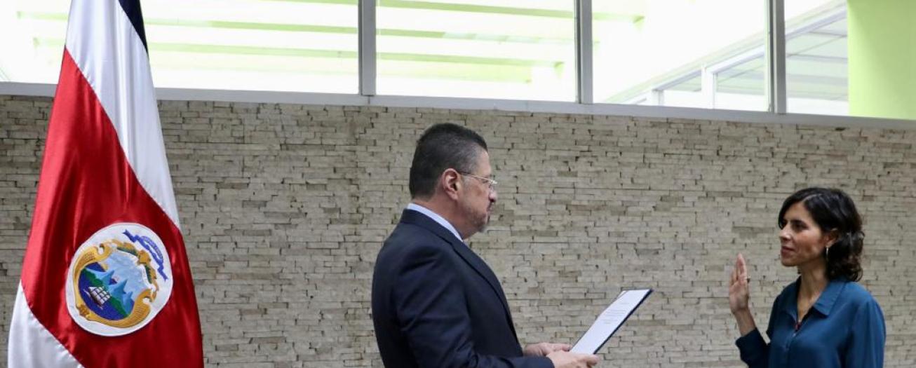 Presidente de la República juramenta tres nuevos jerarcas