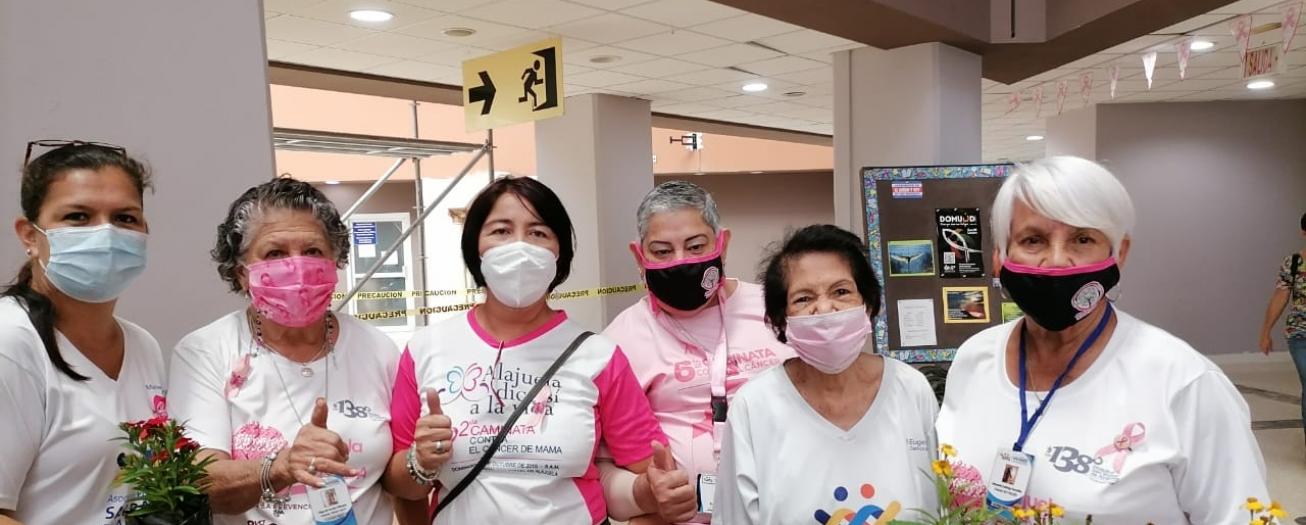 Hospital de Alajuela conmemora mes de lucha contra el cáncer de mama con feria, charlas y caminata 