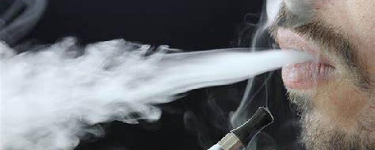 CCSS alerta por primer caso confirmado de síndrome pulmonar asociado al vapeo