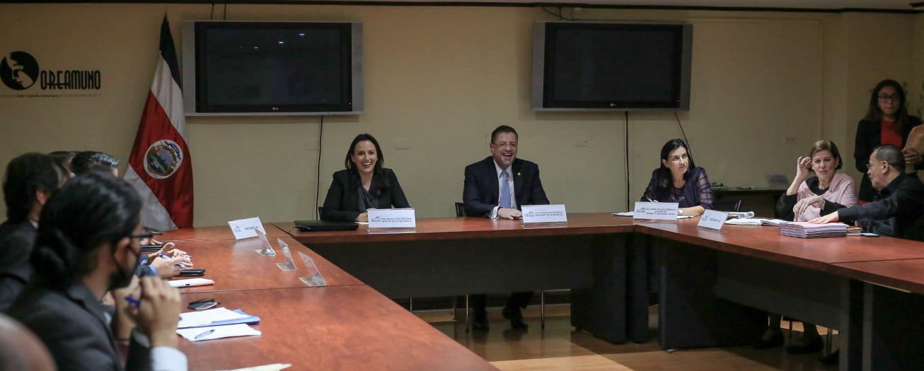 Poder Ejecutivo presenta propuestas para mejorar proyecto de jornadas laborales 4x3