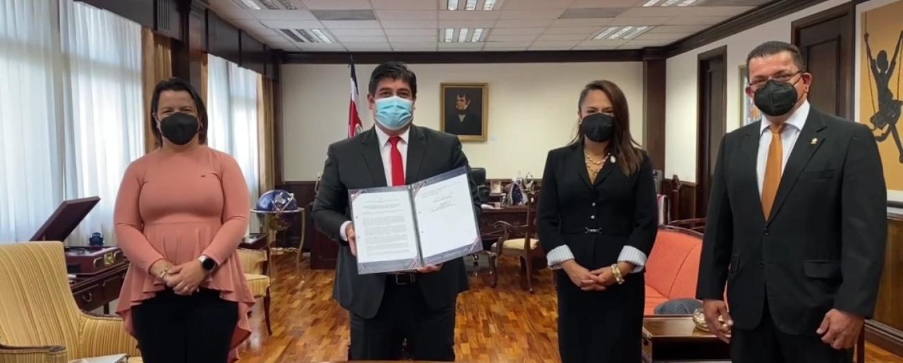  Costa Rica prohíbe reelección indefinida de autoridades municipales 