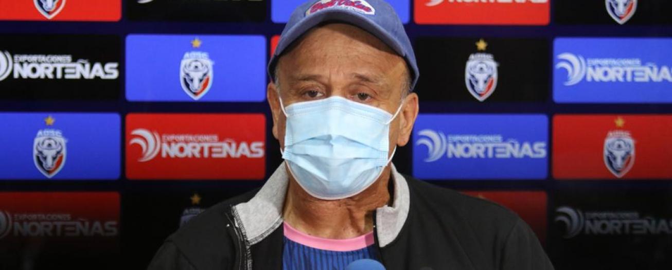 Técnico de Grecia pretenden mejor biotipo de jugadores en zonas específicas