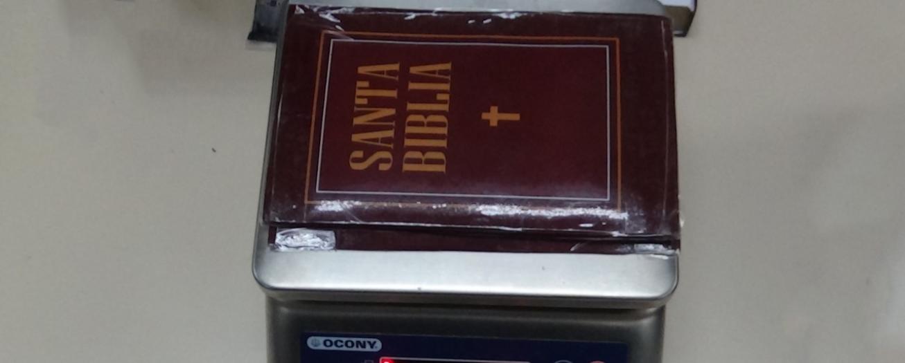 PCD y Correos de CR impiden el trasiego de droga camuflada en biblia, unicornios, jabones y muñecas