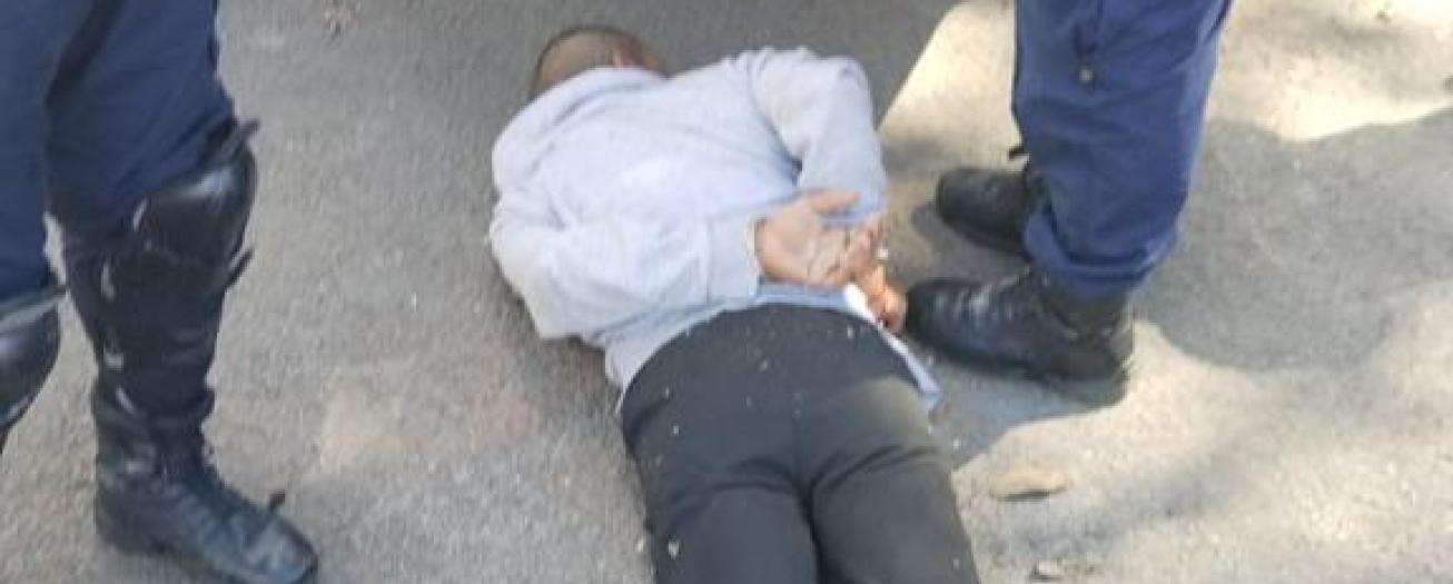 Asaltan agencia de autos en Grecia y se roban tres vehículos