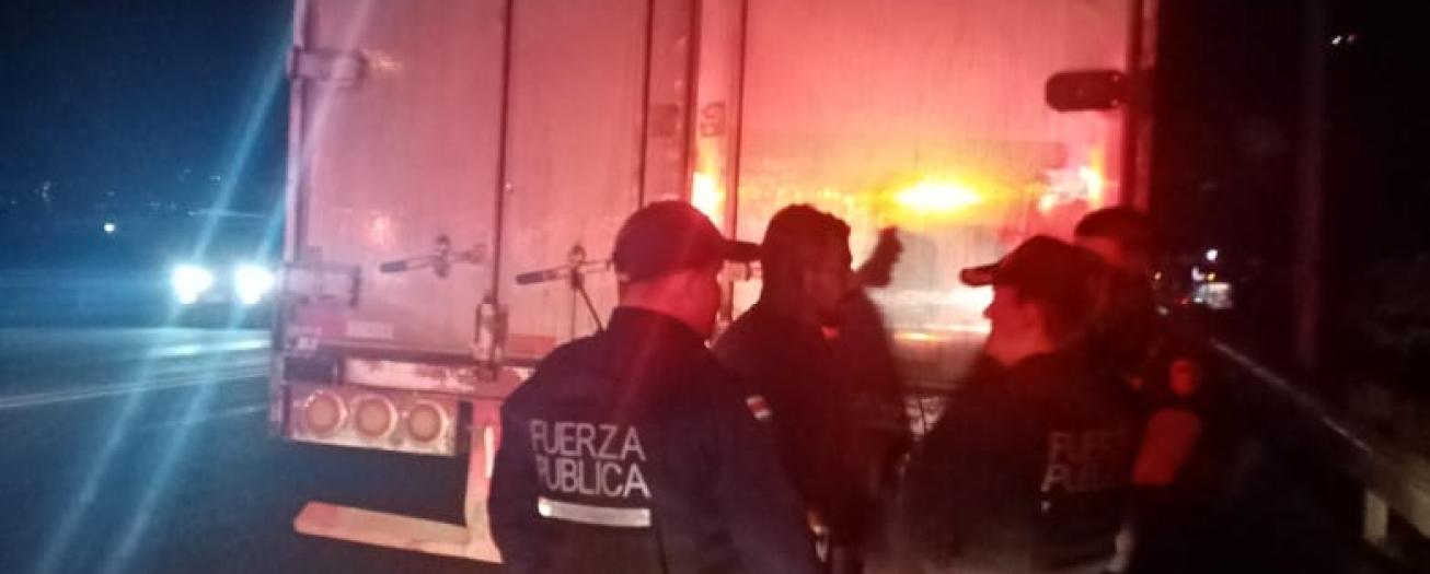 Fuerza Pública detiene a tres sujetos por intento de robo a contenedor