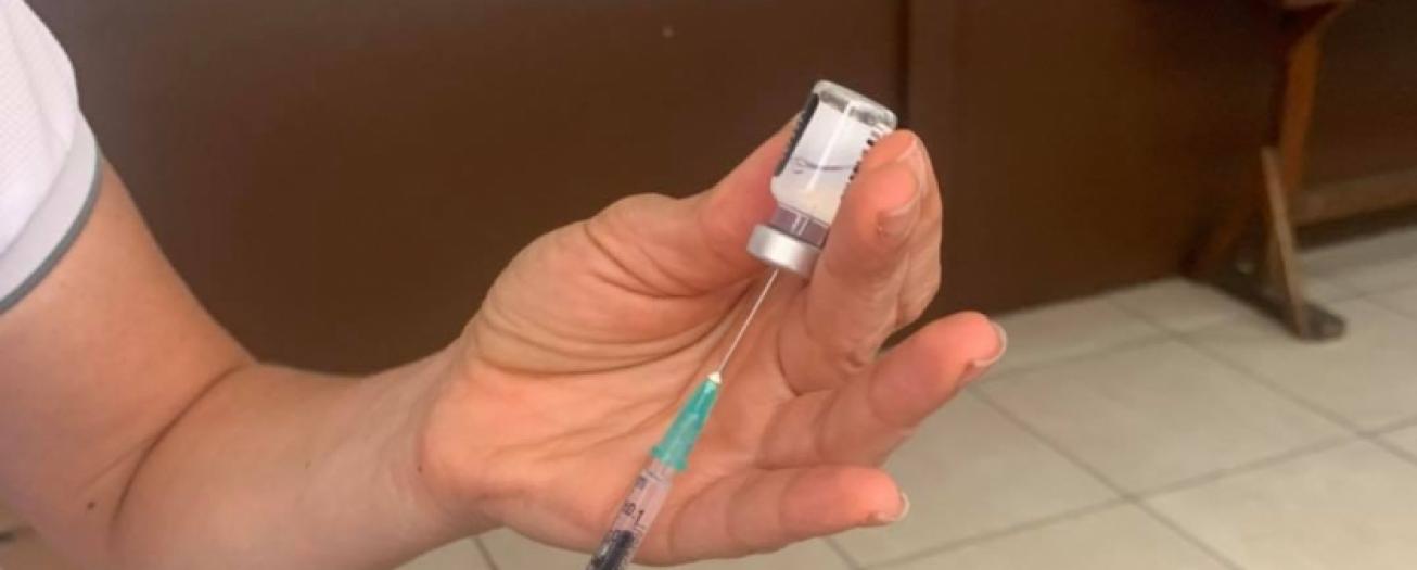 Más de 15 mil personas indican haberse vacunado contra COVID-19 en el extranjero